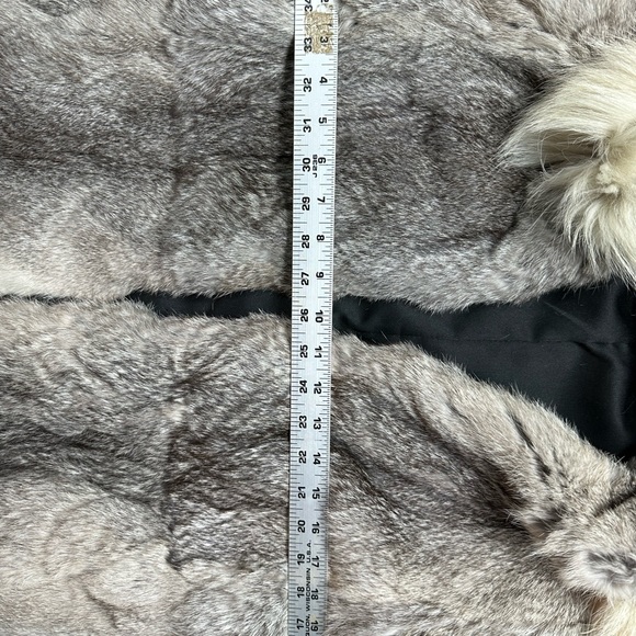 Fur coat - Picture 3 of 12